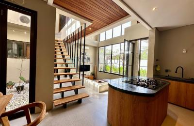 Elegant 3-Bedroom Contemporary villa with Private Pool in Berawa - Yearly Rental