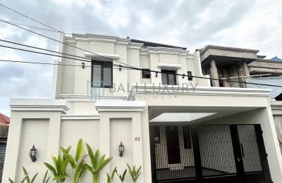 Luxury 3-Bedroom Modern House with Large Swimming Pool and 2 Cars Garage in Renon, Denpasar - Yearly Rental