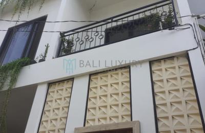 Charming 6-Bedroom House with Private Pool and Third-Floor Terrace