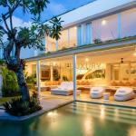 Exquisite 5-Bedroom Luxury Villa with Rooftop Ocean View in Seminyak