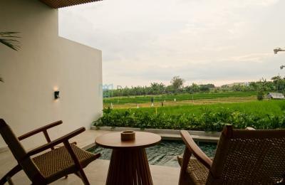 Stunning 2-Bedroom Modern Villa with Private Pool Overlooking Rice Fields in Canggu - Yearly Rental