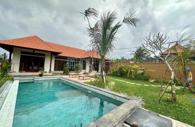 2 Bedrooms Villa For Rent with Private Pool Overlooking Rice Field and Spacious Garden in Tampaksiring, Ubud Bali - Yearly Rental