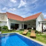 Beautiful 2-Bedroom Open Living Villa with Rice Field View in Canggu