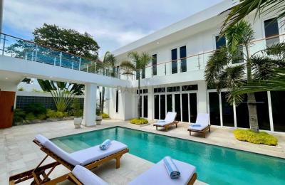 Luxury 4 Bedrooms Modern Villa in Tumbak Bayuh - Leasehold 27 Years