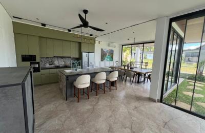 Modern 3-Bedroom Luxury Villa with Private Pool in Petulu, Ubud - Monthly Rental