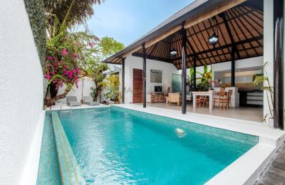 Tropical 2-Bedroom Villa with Private Pool in Berawa - Yearly Rental