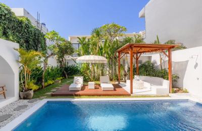 Tropical 3-Bedroom Villa with Pool Terrace in Berawa - Yearly Rental