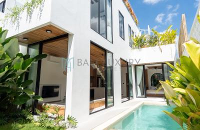 Modern 3-Bedroom Villa With Private Pool and Rooftop Terrace in Umalas - Monthly Rental