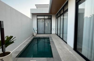 Modern 2 Bedroom Villa With Private Pool in Central Munggu - Yearly Rental