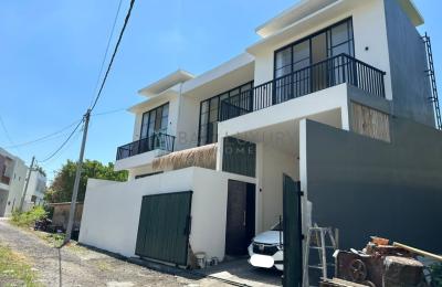 Modern Minimalist 3-Bedroom Villa with Private Pool in Canggu - Leasehold